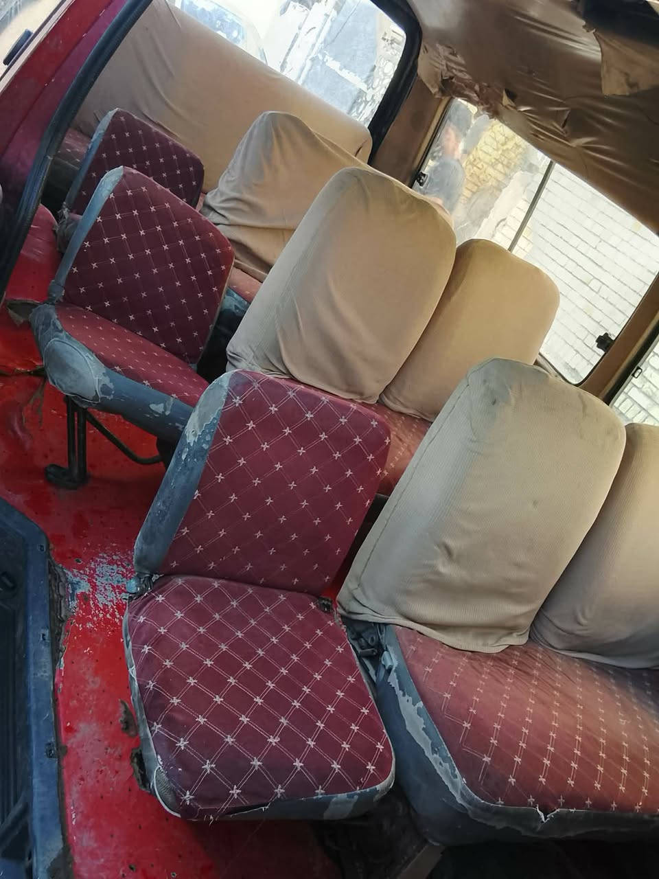 السلام عليكم
بولارسن 14 راكب  مكينه ونجي 6 سلندر بيهه تنقيص كلش قليل  كير اوتو جديد كشر شوف العين بي تلحيضات بصيطه طخم تاير جديد صدر جديد الرقم احمر بسمنه تاخذ مصفره غرامات هيئه ضريبه  سنويه نافذه الموقع بغداد ابو دشير 
السعر 30 وبيهه مجال حك الجيه 
هاتف ***********
