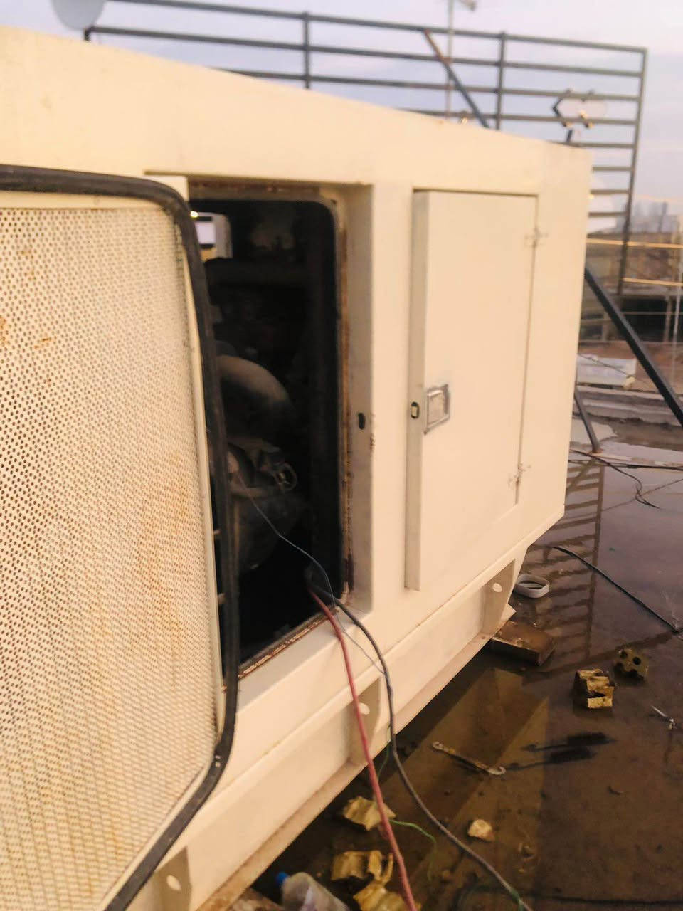 مولدة بيركنز كاتم للبيع 63 كي في
تشغيل قليل 
صرف كاز قليل 
مكان المولدة النجف
للتواصل والأستفسار واتس اب فقط 
*********** النجف, العراق
