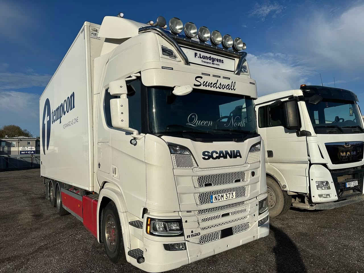 يالله السلام عليكم البيع 

سكانيا شاصي موديل 2018 مكينه 520 

سوبر عادي فول مواصفات. مسجله دبل تاير 
لاستفسار  ***********
