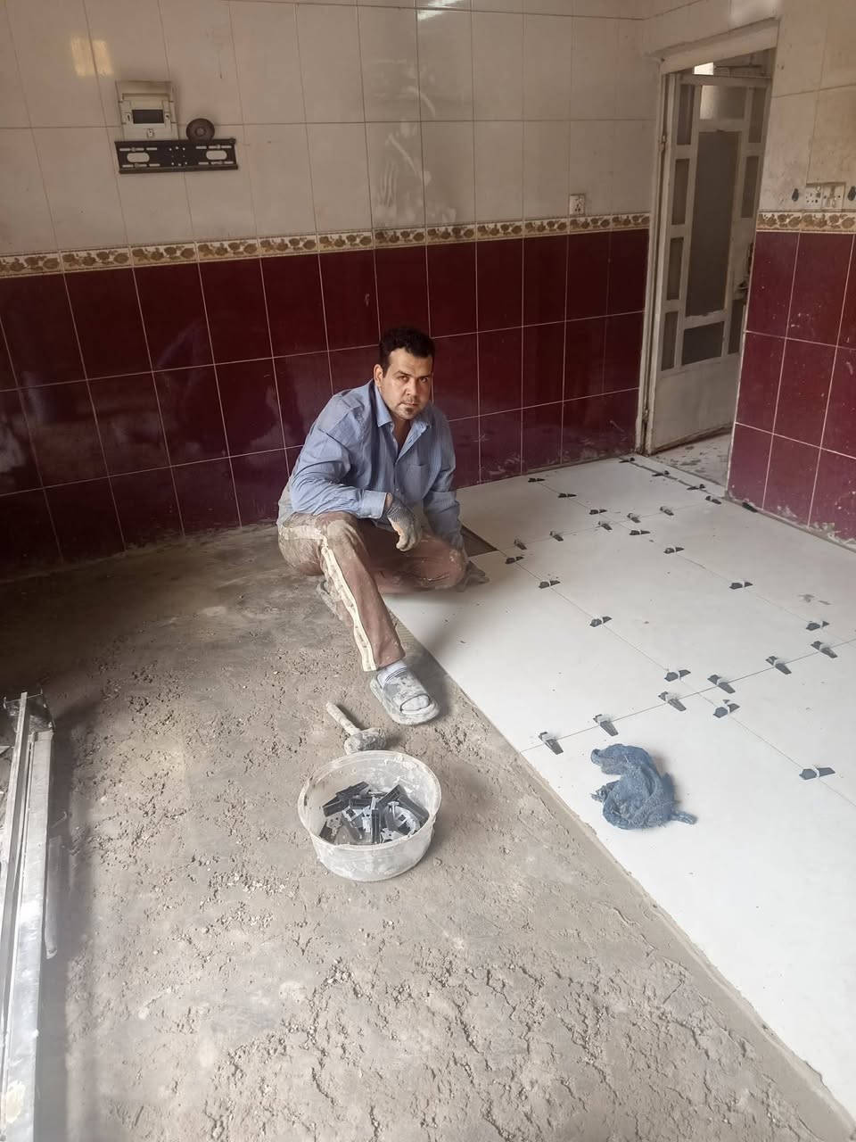 خلفه مصري لتصفير الأرضيات والجدران وتطبيق كافه اعمال البورسلين خابرني وتدلل. بغداد ***********
