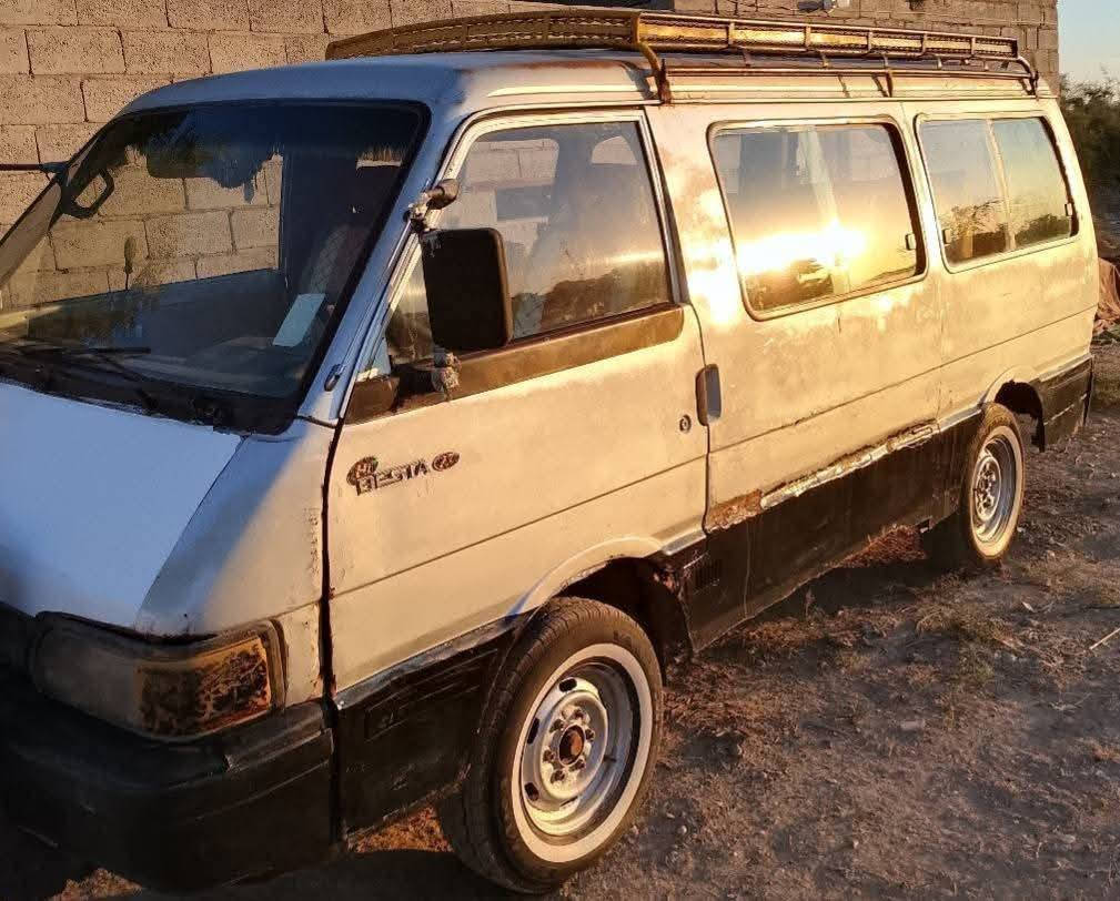 السلام عليكم كيه بسته للبيع موديل 1993 سياره خير من الله كير محرك لاتنقيص ولاتبخير دوشمه جديده تخم تاير جديد رقمها بغداد الماني تريد وكاله تريد تحويل السعر 35 وبيها مجال مكان واسط الكوت للاستفسار الاتصال على الرقم ***********
