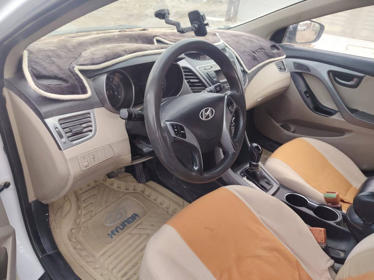 السلام عليكم ورحمة الله وبركاته 
هونداي النترا 2015 رقم ذي قار تحويل ثاني يوم /محرك 2000/ خليجي بيها اربع قطع صبغ /سياره مجهزه اي شي محرك حداديه تخم تاير/السعر 115 /للاستفسار الاتصال على الرقم ***********///*********** العنوان ذي قار قضاء النصر  
مكلف بالنشر وغير متواجد عل الفيس
