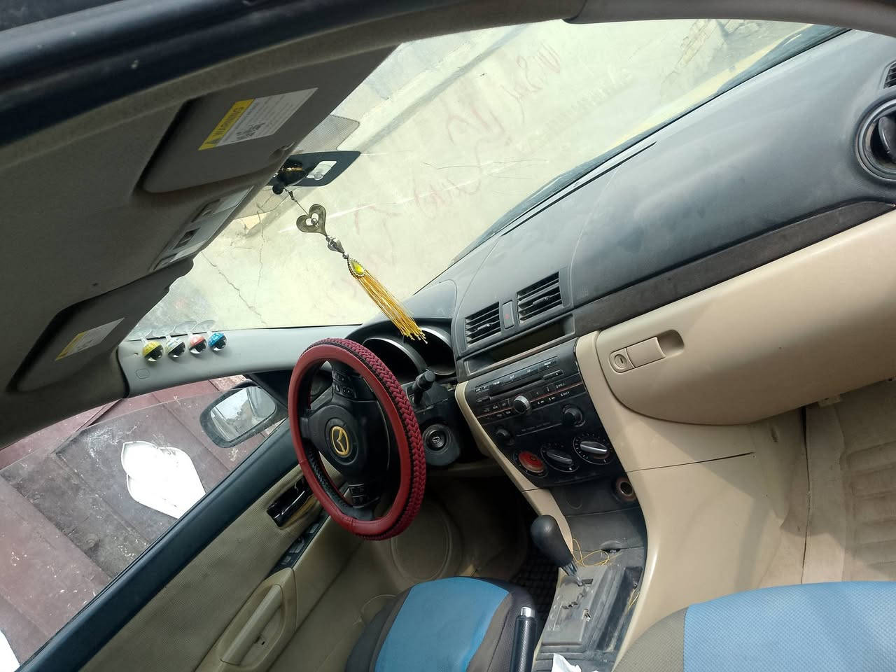 سياره مازدا ياباني السعر 15 ورقه وبيها مجال راعيها موجود ***********
المكان الناصريه قضاء الدوايه
