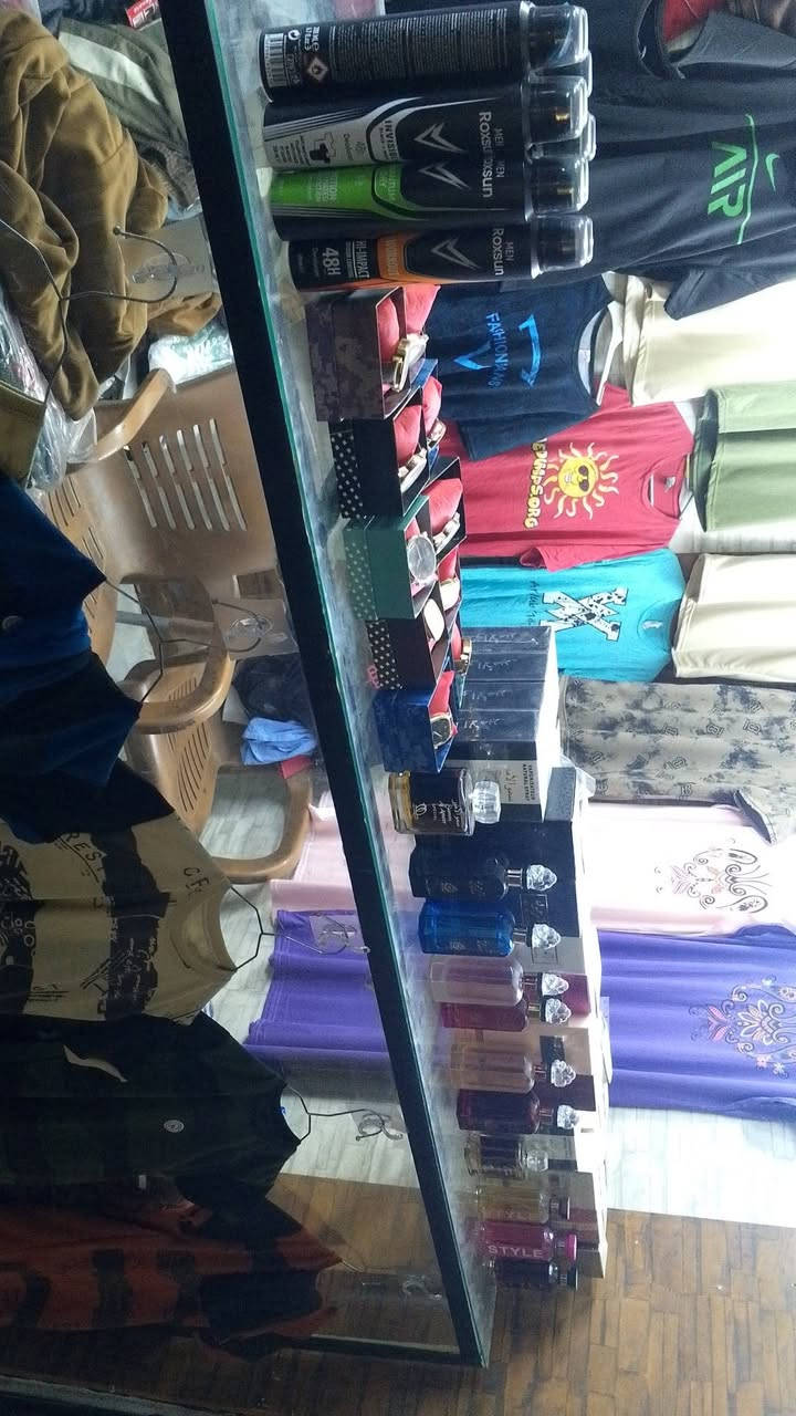 كل انواع الملابس [ تراكسود شبابي ـ تراكسود ولادي ـ بجايم ـ تيشرتات شبابية ـ احذية شبابية ـ شحاطات ـ ساعات رجالية وشبابية ـ عطور رجالية ونسائية ] تصفية محل بسعر الجملة الي ياخذ كمية مكاني شارع شروين مجاور المنتزه موجود يوميا م̷ـــِْن الساعه 4 عصرا الى الساعه 10 ليلا
للأستفسار ‏‪***********‬‏
