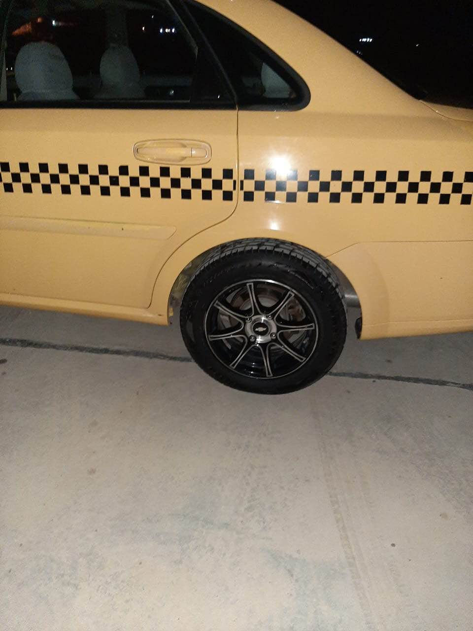 سلام عليكم سياره اوبترا مديل 2011سياره جاهزه من كلشي 
رقم بصره تحويل السياره بيه فقط جاملغ مبدل ضربه خفيفه بدون دواخل السعر 70وبيه مجال قليل 
***********للستفسار الانتصال على الرقم 
مكان السياره بصره البصرة, العراق
