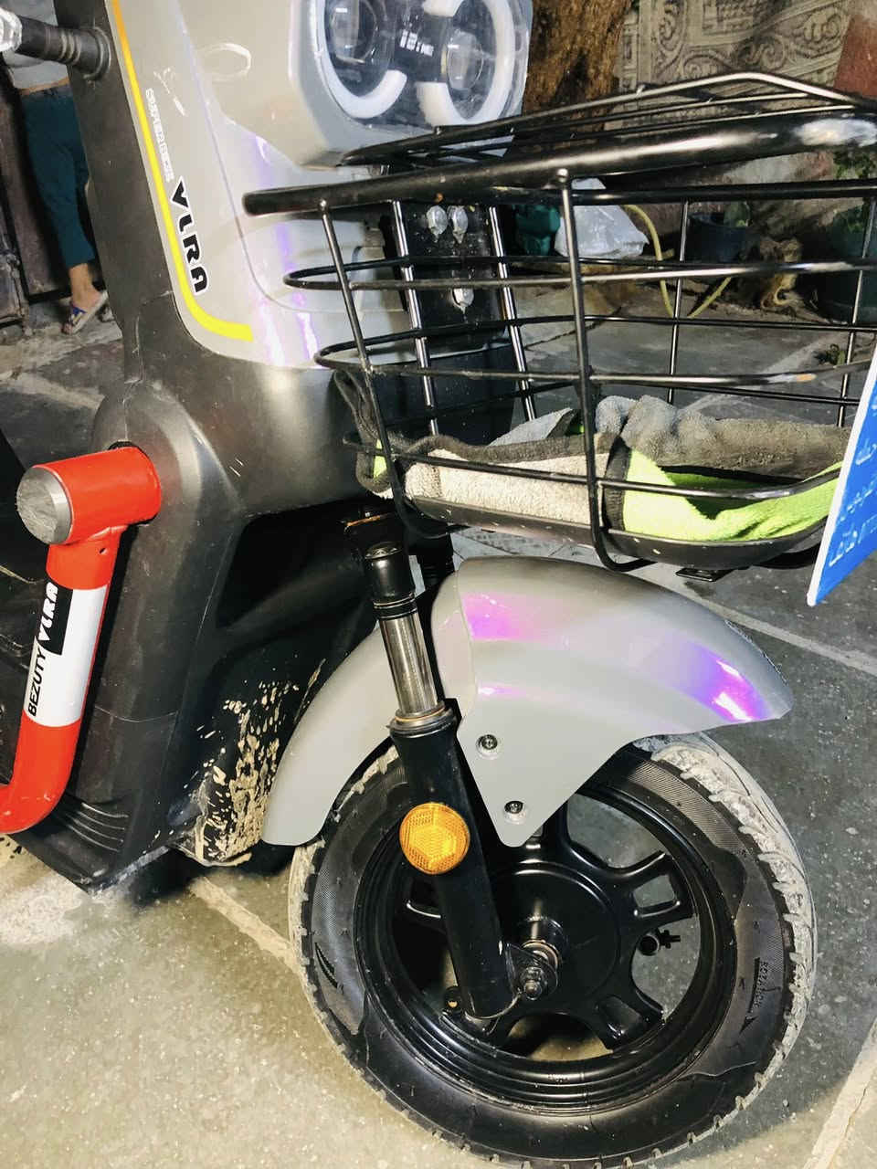 دراجة كهربائية R9
٤بطاريات
وياها شاحنه 
جديدة ما صالها اسبوعين من اشتريتها 
سعرها ٥٠٠ وبيها مجال دراجه تخبل


**إذا كنت صاحب هذا الإعلان وتريد حذفه لأي سبب، رجاءا أرسل رسالة إلى الدعم الفني**