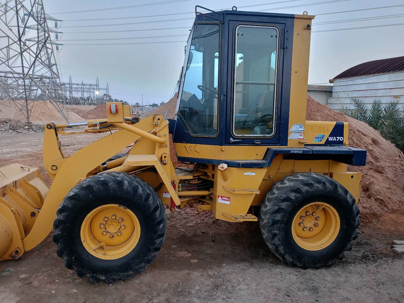 شفل كوماتسو WA70 دخول جديد منفيس موديل 2019 شفل كفاله عامه زيرو عل وضع شركة تفاصيل اكثر اتصل 