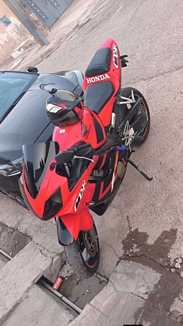 سلام عليكم للبيع دراجه افوراي 600اوراق منفيس كامله سعر 24بيه مجال ماكنه موصل ايسر تفاصيل خاصه
تواصل ***********
