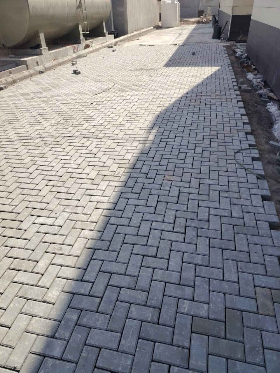 السلام عليكم👋🛣️ جميع انواع المقرنص🔲🔷🔴خلفات مقرنص🛠️
عمل ساقيه➕عمل رصيف➕عمل كابات➕عمل كاشي➕عمل كرانيت🔸
نشتغل بدقه↙️عاليه↘️⚒️🛠️
عمل درجه اوله🥇🔝الثقه في عملنه🔘🔹▪️👍 
الرقم: ***********
