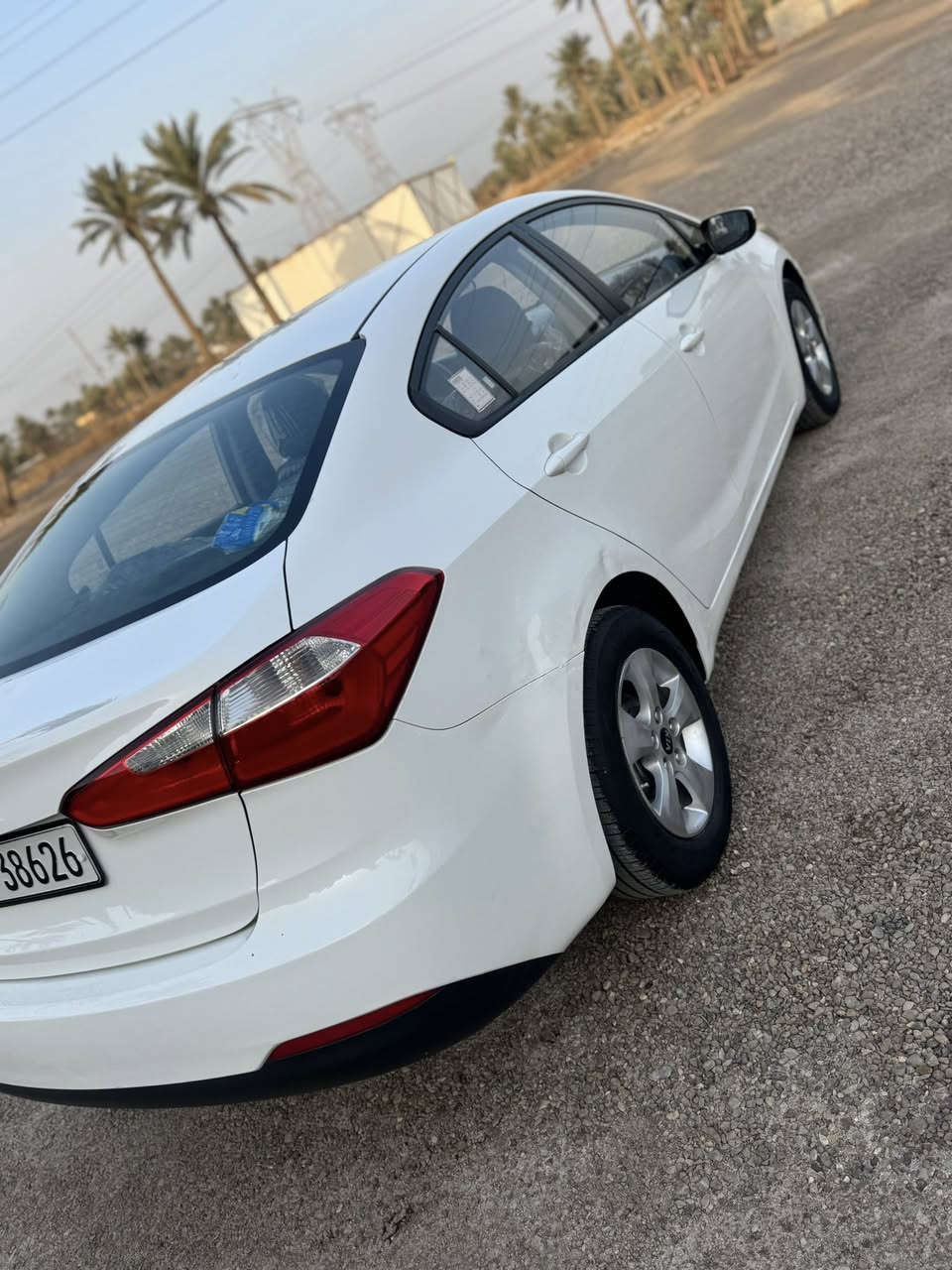 السلام عليكم كيا سيراتو خليجي
موديل 2014
محرك1600دوش 
رقم أربيل    شرط التحويل 
السياره بيه باب وربع بدون دواخل 
حداديه صدر كله جاهز أي نقص مابيه 
مواصفات   
شاشه كأمره 
حساسات 
داخل اسود  
العنوان بغداد 
الشراي يتصل *********** 
السعر 115 بيه مجال
