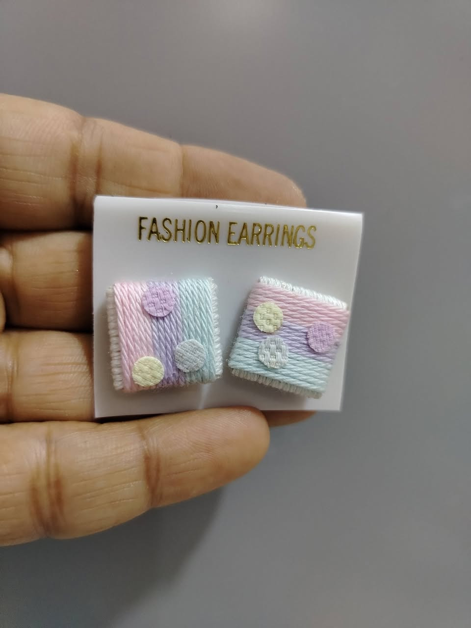 اكسوارات اوربيه جديد  القطعه بربع والي يريدهن جمله احسبله اثنين بربع
الكميه 450قطعه
يوجد توصيل


**إذا كنت صاحب هذا الإعلان وتريد حذفه لأي سبب، رجاءا أرسل رسالة إلى الدعم الفني**