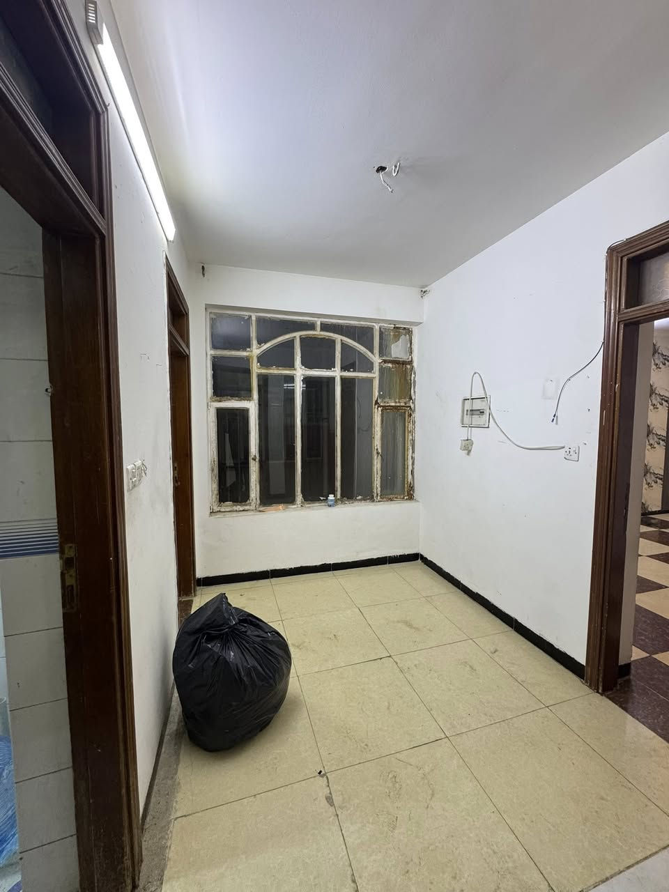 #للايجار______في_______السيديه
شقه طابق  2 مساحه 130 متر🔶

تحتوي على 2 نوم وصاله ومطبخ وخدمات 🔶

#الايجار 550

موقع السيديه شارع الخيزران 📍

للاستفسار الاتصال على الارقام التاليه
***********
