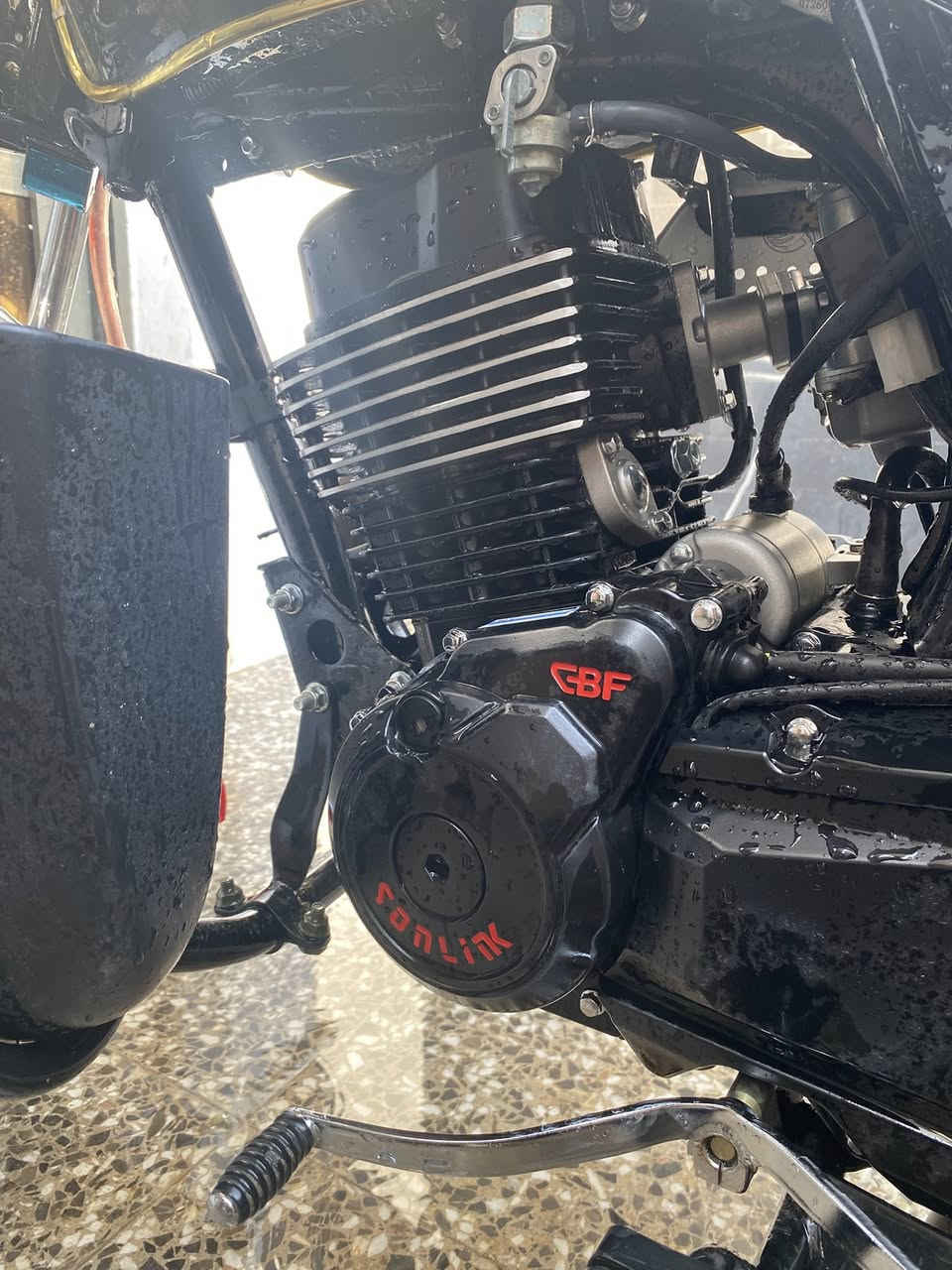 دراجة سيفان 
موديل 2025
مكينة 200 ضاغطة وزنجيل
دراجة بعدها جديدة برغي ممفتوح بيها
السعر 900
مكاني بغداد الشعب 
للاستفسار ***********
