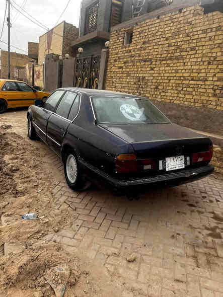 السلام عليكم للبيع 
بي ام 735  موديل اصل 93
رقم قادسيه بسمي سنويه 27 
محرك بي دخان 
كير اوتو ماتيك  كهربايات شغاله 
تخم تاير باتري جديد 
السعر /23 ورقه 
مكان السياره ديوانيه.   / *********** ديوانية
