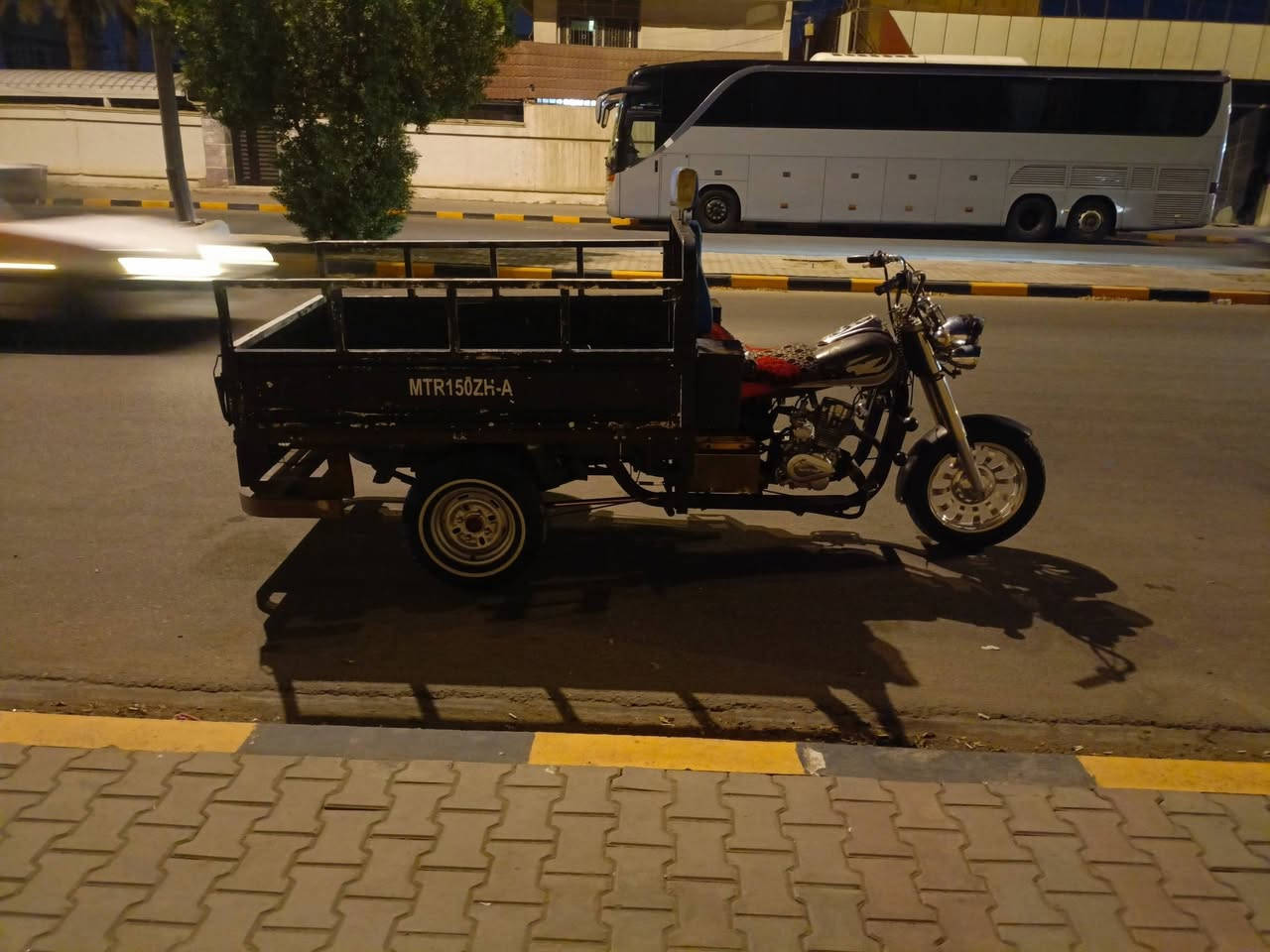 السلام عليكم بدي ستوته للبيع موو ستوته بس بدي صفاح مضلع حلوات عوزه ترتيب بيه خياسات بلا حصيره ***********.     سعر 225وبيه مجال
