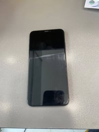 ايفون اكس ماكس ٢٥٦ • فطر بالشاشة • بطارية مستبدلة