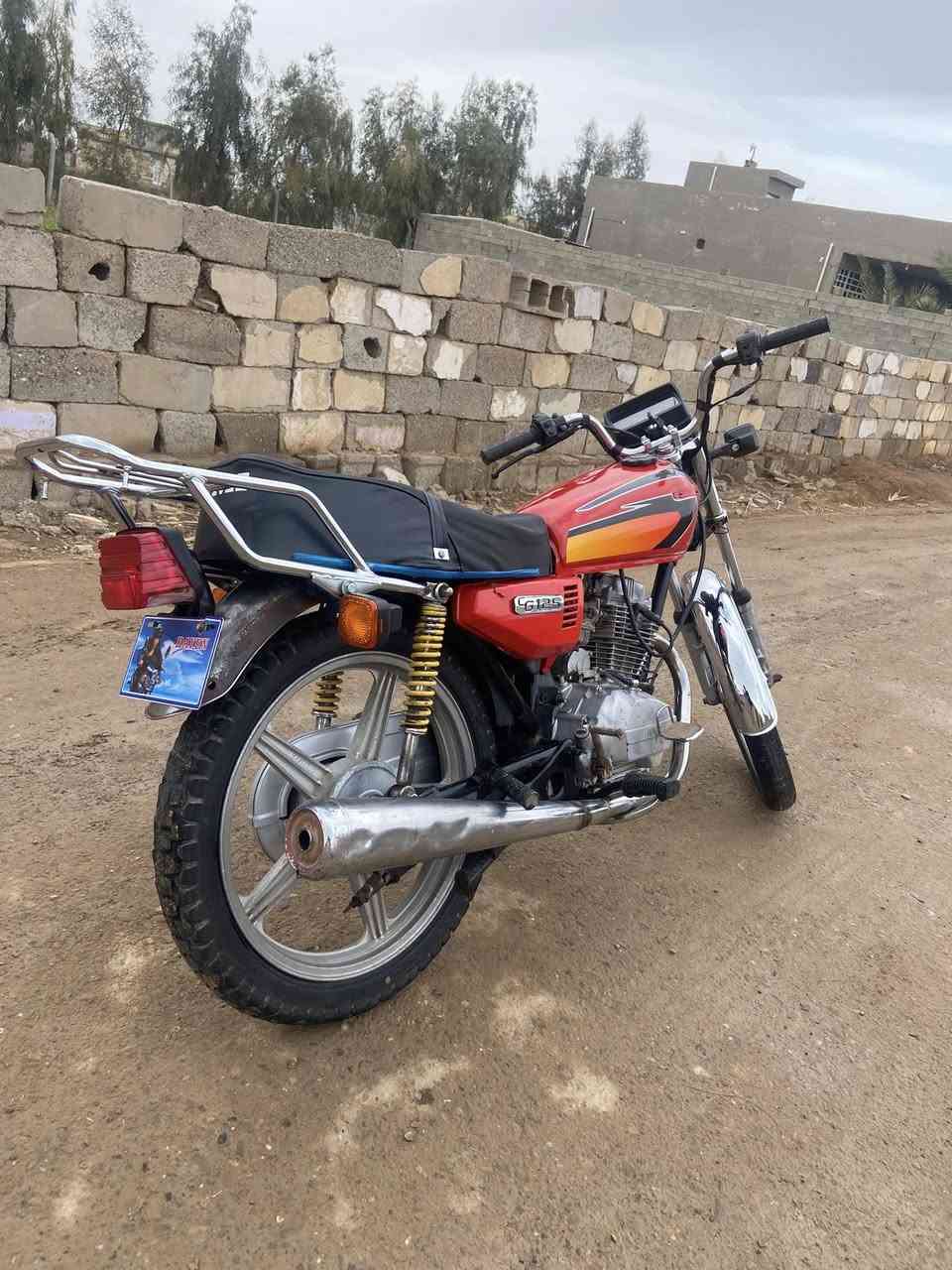 دراجه للبيع سافان 5 كير كلشي معايزها كهربائيات كلهن شغاله نكره سلف اشاير كلشي شغتل مابيها اي نقص مكينتها خير من الله. سعرها 350  مكاني  بغداد تقاطع النهروان  الاستفسار ***********
