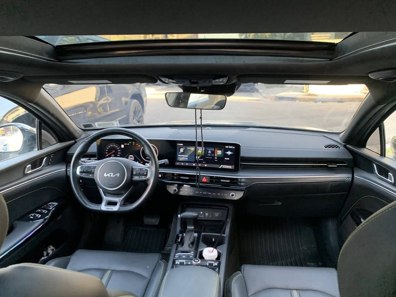 سلام عليكم 
للبيع

 K5 2025  بدون رقم دخول جديد 
GT  T2500  ماشيه 14 
فول الفول مواصفات 1/1
اعلئ مواصفات K5
بدون ايرباك فقط برده وحده راجعه سستم بلادي
حادث سياره 3 قطع قطعتين تبديل وقطعه وحده صبغ
عنوان بغداد الزعفرانية 
الرقم 📞 ***********
