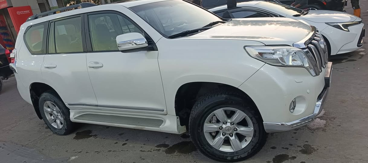 سلام عليكم لبيع برادو موديل 15فول سياره فتحه بصمه محرك 6بيه فقط شبر بارد بل باب ول باقي مكفول بكاني بغداد شارع فلسطين سعر  33 تلث دفاتر وتلاثين ورقه ***********
