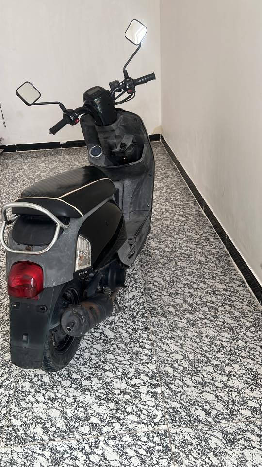 دراجه بوليس نوزل 
كفراته الااصليه لا صبغ ولا تبديل لو برغي ما مفتوح لو مبدل بيها دراجه رمبه نزلته ونضافته ع ايدي 
مكاني بابل الحمزه الغربي 
***********
السعر خاص
