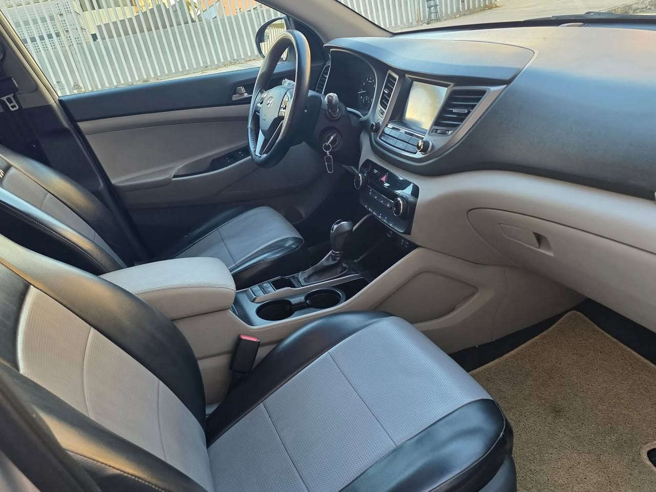 توسان 2018
امريكي 
بدون دواخل 
لسعر 146وبيها مجال

رقم الهاتف ***********

تحويل مباشر 

سياره مانقصها اي شي
