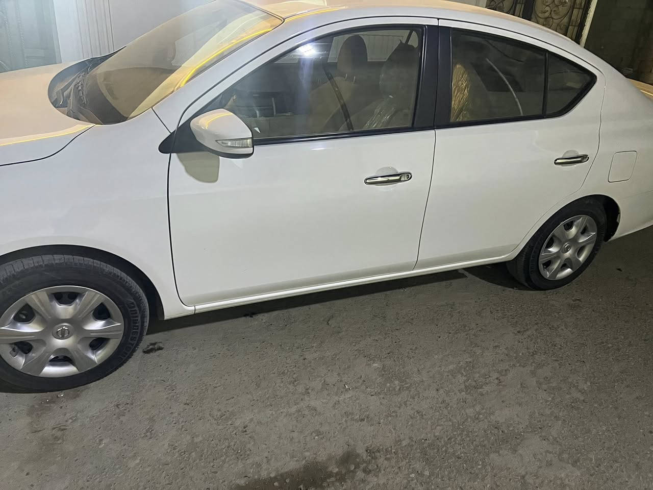 نيسان سني 2025.   ماشيه 36 مكفوله السيارة من ضربة صبغ بارد. عنوان بغداد.   السعر 125.   رقم هاتم ***********
