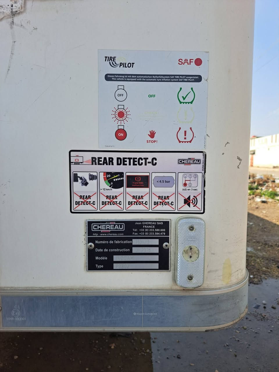 براد للبيع شيرو سمك 7 ارتفاع استندر موديل 2018 منفيس بدون جهاز  وهذا لزك على براد ينشلع 
مواصفات  شاصي رصاصي تخم تاير دنكير رفاع صندوق عبار و حساس ويل
حساس بريك خلفي  لاستفسار اتصال على الرقم *********** /***********
