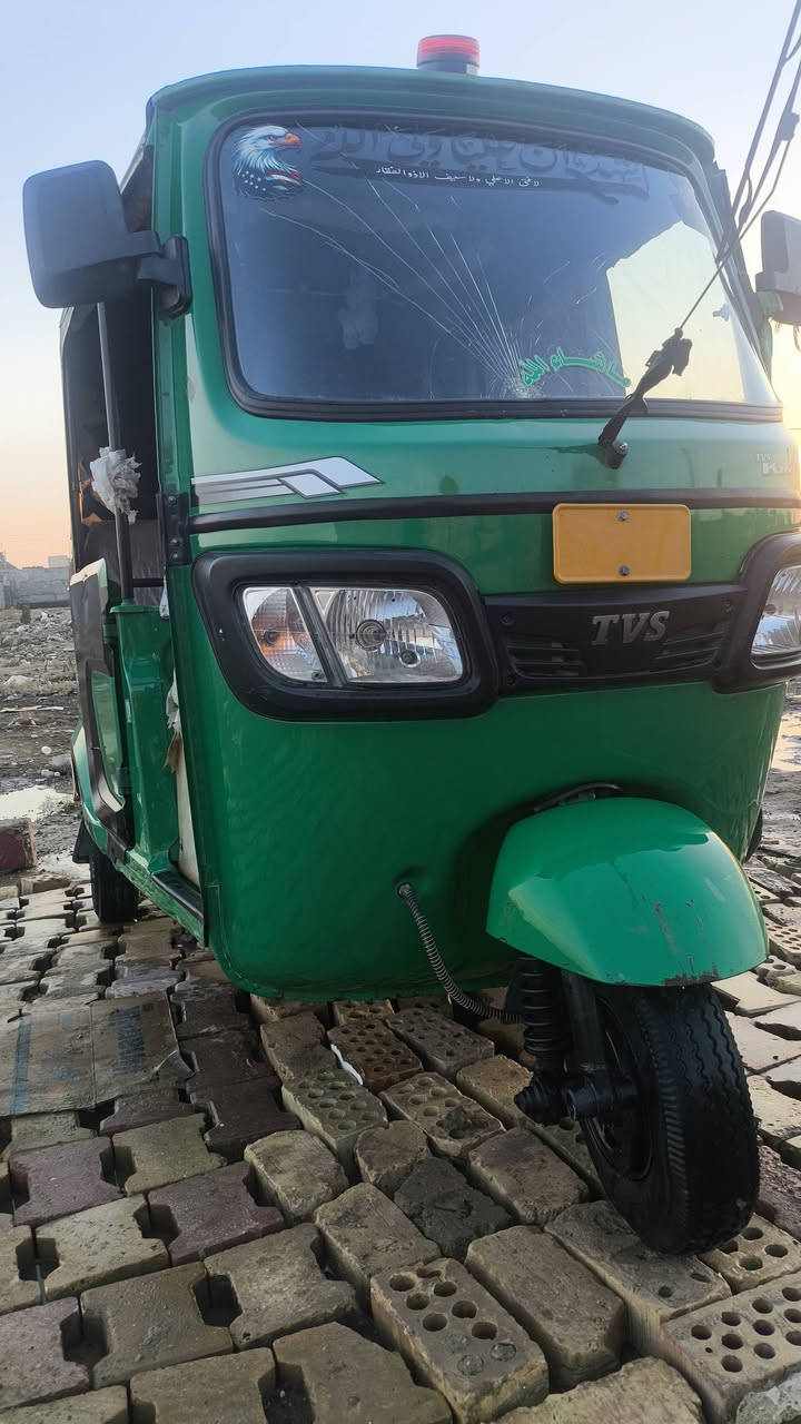 سلام عليكم شباب تي في اس للبيع موديل 22 رقم بغداد مكينه مكفولة برغي مامفتوح بيها وتكتك جديده وحلوه نصبه الكسل بي جبنه طاكه ذب دهن أو مكاني ديالى الخالص
سعر 7750 وبيها مجال للطيبن 
هاذا رقم اتصل ودلل ***********
***********
