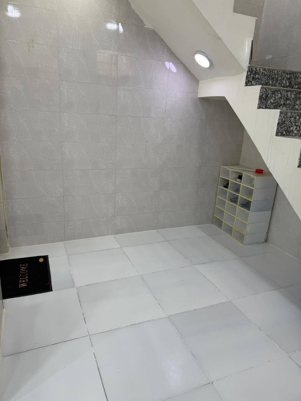 🏠 دار 75م – النجف الأشرف ينباع معع الاثاث
📍 بخط اول مقابل ملحق قرية الغدير عمود320 

🧱 طابوق جمهور | 🏗️ سقف كونكريت

🛏️ غرفة + 🛋️ صالة + 🍳 مطبخ + 🚿 حمام + 🌤️ منور

💰 35وبي مجال  قابل للتفاوض

📞 ***********
