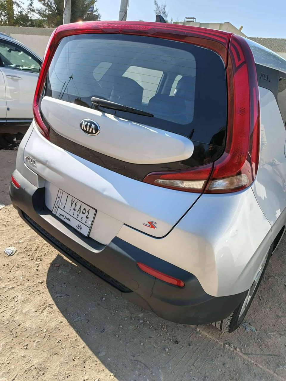 السلام عليكم
صول موديل 21

رقم بابل
 
لون سلفر
 
ماشيه 90m

موصفات عاديه

رادار حساسات

تحكم ذاتي 

توقف ذاتي

محرك دوش 2000 

بيه ضرر جاملغ امامي مبدل 

وتصليح بال باب مال الصدر 

صوره الحادث موجوده بالمنشور
 
سعر 137وبيه مجال 

بابل /حي الجزائر

***********
