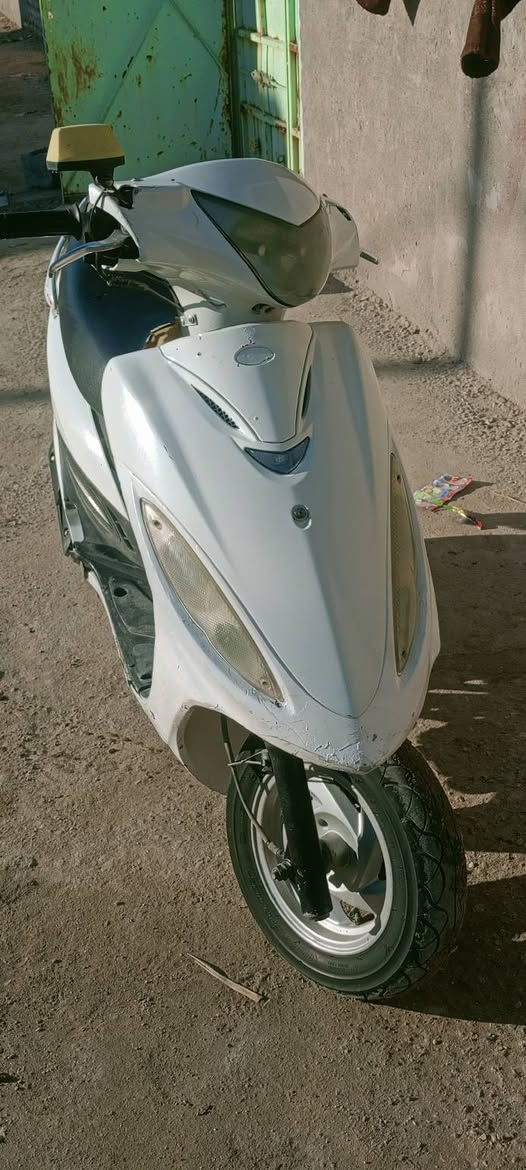 سلام عليكم
دراجة جي فور فحل للبيع 
المواصفات
دراجه مفتوحه مجفته تجفين رايمر اصليي
دراجه خير من الله لياخذه ينسه لعطل الله شاهد 
لتواصل ***********بي واتساب 
العنوان قلعه سكر
