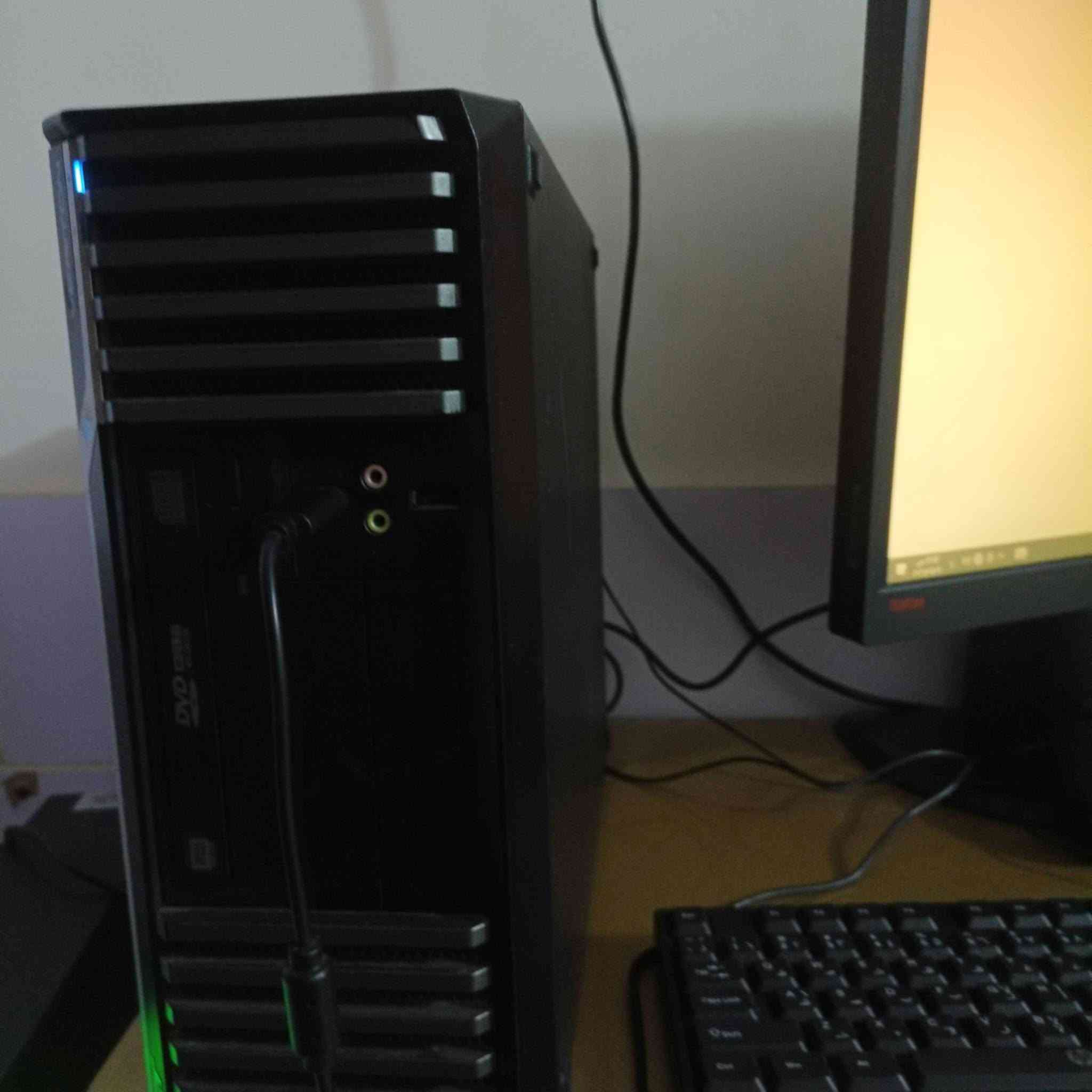 Pc
السلام عليكم 

  كيس وشاشه  مراوس  

الشاشه  LENOVO. 100 فريم.  
شاشه معتمه متعكس الوان وضر العين  1080pi الكيس كوراي 7 جيل ثالث رامات DDR 3  العشوائيه 8+8 
يعني 16  هارد داخلي 128 ssdغيغا + هارد HDD  500غيغا  الكارت 1050 من msi  
الحاسبه حلوه ومال لعب.  

الالعاب الي بيهه كراند 5  رزدنت ايفل 4 ريميك عربي   كود ww2  عربي  كراند. ترولجي  تراث ليجسي هاري بوتر. عربي  نيد فور سبيد. هيت عربي كود بلاك اوبس. مود زومبي. 

الالعاب. كولهه الي ذكرته تعبر ال 60 فريم  مراوس فقط اسف على الاطاله مكاني كربلاء


**إذا كنت صاحب هذا الإعلان وتريد حذفه لأي سبب، رجاءا أرسل رسالة إلى الدعم الفني**