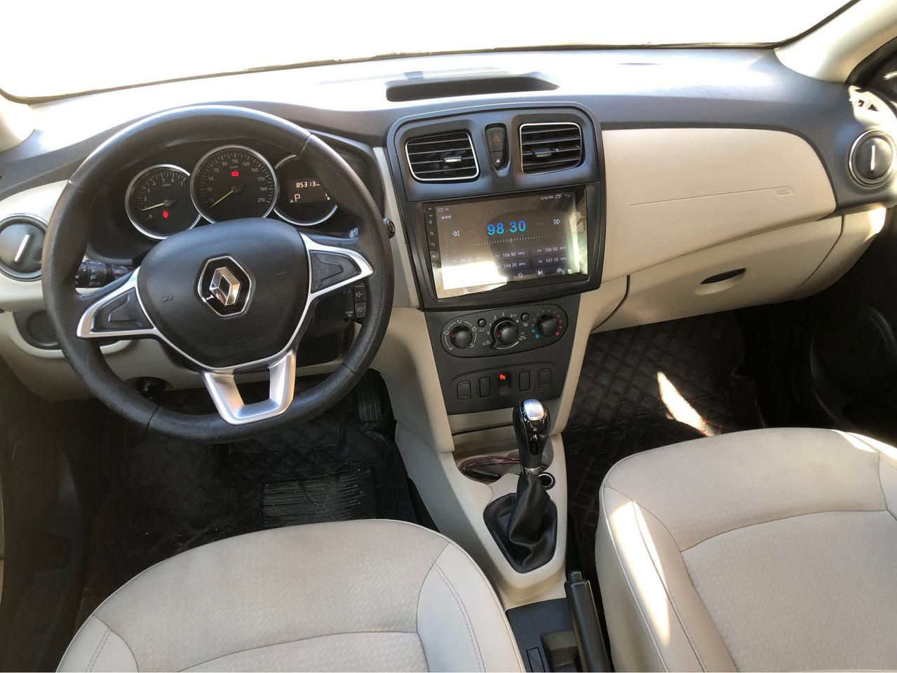 سلام علیکم
رینو سیمبول ٢٠٢٠ بۆ فرۆشتن
بێ بۆیاخ بێ تەرزە
سۆنەرەکەم داناوە 
سەیارەکە زۆر تازەیە  گێڕو مەکینە بە شەرت 
هیچ نقصانی تیا نیە ٨٤ هەزار ڕۆشتوە
نرخی ٨٣ وەرقەو معامەلە
***********
لە سلێمانی السليمانية, العراق
