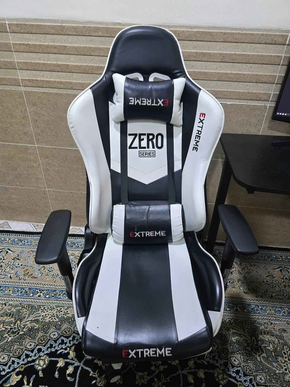 سلام عليكم شباب
🖥 مواصفات الكيس:
🔹 CPU: Intel Core i5-13400F (جيل 13)
🔹 GPU: RTX 5060 ZOTAC 8GB
🔹 RAM: 32GB T-Force 3200MHz
🔹 Motherboard: Asus B760-P
🔹 Storage: 1TB SSD NVMe  
🔹 PSU: Cooler Master 750W 
🔹 
🖥 الشاشات: 1️⃣ LG UltraGear 32"
2K QHD
165Hz
Flat
2️⃣ Samsung 27" Curved
2K QHD
144Hz
⚡ UPS: Falcon 3000VA
🪑 كرسي كيمينك 
🪑 ميز كيمينك شكل L واسع ومريح
✅ تشغيل صامت وأداء ثابت
✅ بيع كامل فقط (ليس تفريق  أو اذا تحب تختار شاشة وحدة هم يرهم)
💰 السعر: كامل الغراض ويا الشاشة سامسونك مليون أو 600الف 
كامل الغراض ويا الشاشتين
مليون او800الف 
كامل الغراض ويا شاشة lg مليون 700او بيه مجال
📍 الموقع: كركوك قضاء داقوق 
📞 للتواصل: خاص / واتساب  ***********
