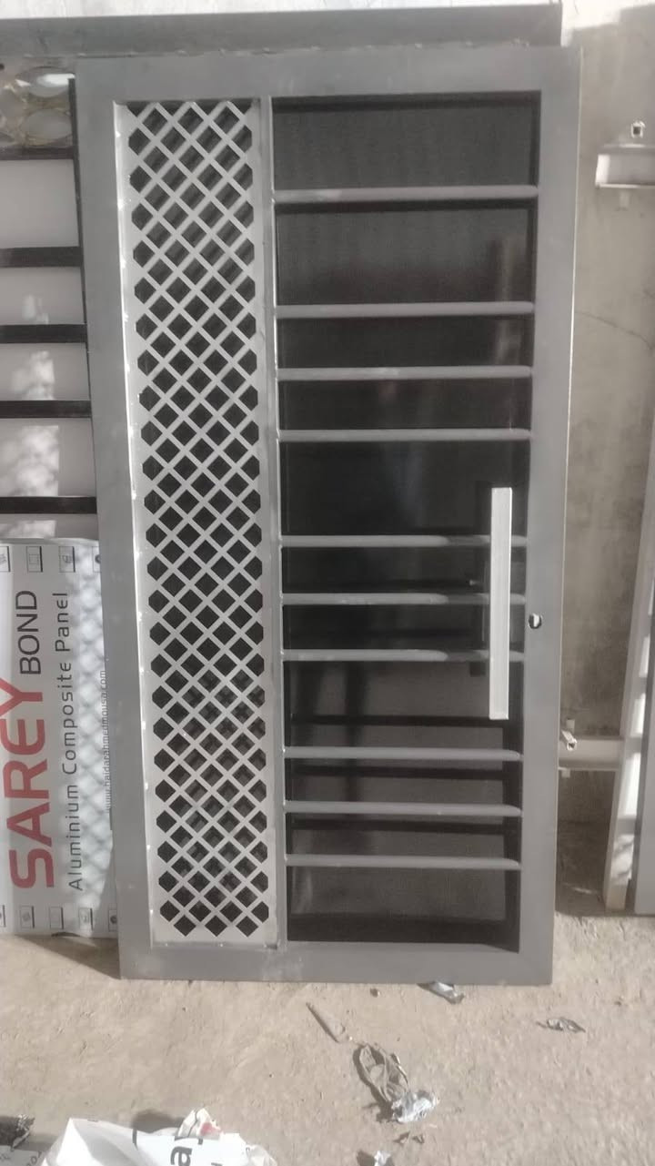 اختار النموذج العجبك وعوف الباقي علينة 🤝🏻⛓️‍💥
وخليك متميز وية حدادة سيف الوائلي 🧍🏻‍♂️

 سوي تاك لكل شخص عندة بناء  🚪

جايك بيدك ☕وجكارتك🚬 واستمتع بل صور 📸

اسعار خاصه لاصحاب البيوت الابنيه الكاملة 🏢

 معمل حدادة سيف الوائلي ابو أيليا 

لعمل كافه اعمال الحداده ابواب ـ شبابيك ـ كتائب ـ ابواب خارجية  - مراجيح 🔳🔨

 العنوان ـ كوت ـ حي الحكيم قرب المجسر 

تخفيضات»»»»

 ﷼» » سعر المتر ملم ونص تركي الشباك 45 الباب 50 

﷼»  » سعر 2 ملم ثقيل تركي  الشباك 60 الباب 65 

الاستفسار مراسله الصفحه او اتصل ع الرقم

 التالي ***********
