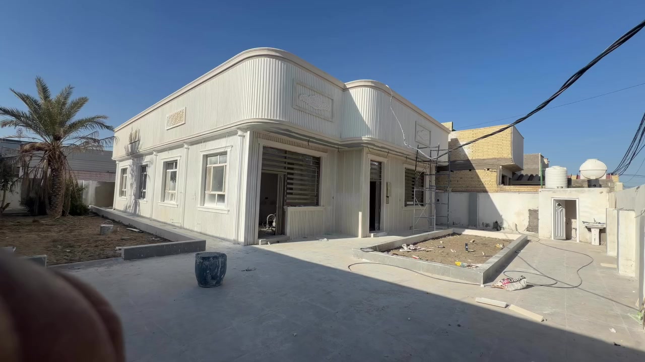 530 متر طابو 25 اقرار بسمي   مكان مرتب بظهر. السايلو شارع الفلل البييت مساحته 250 متر 
شارع حولي ابو مهدي المهندس  ع الهنيديه 
10 أيام تستلم بيت كامل من حدايق ومن أناره ومن كل شي 
السعر الاتصال ع الرقم ***********
اني صاحب الملك بدون وسيط
