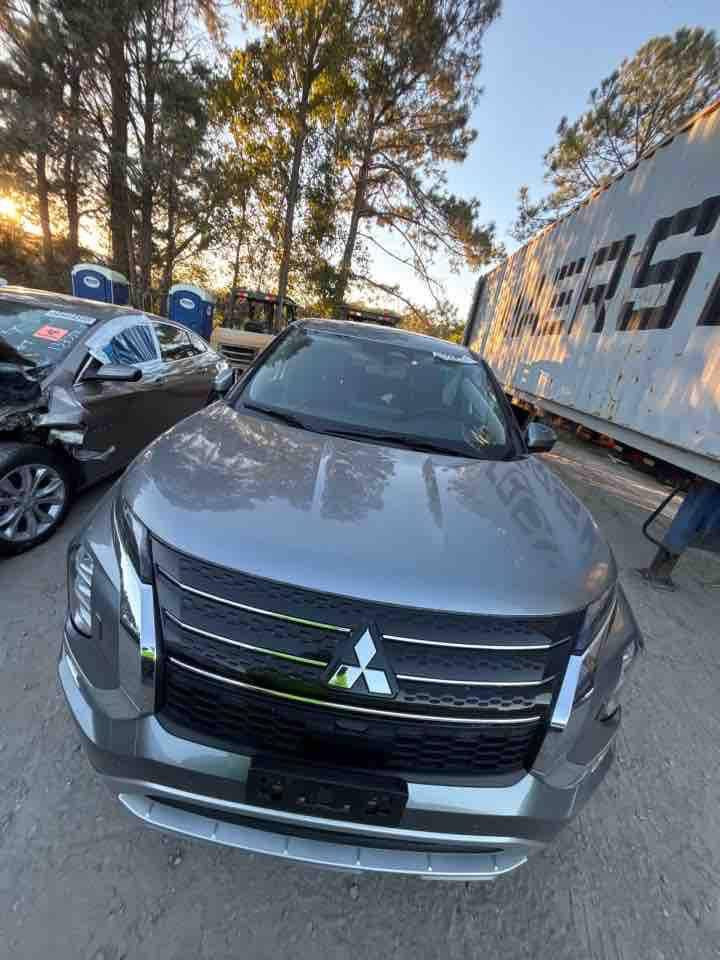 متسبوشي اوتلندر ٢٠٢٤ موصفات se لايت امامي ليد حساس امامي وخلفي رادار امامي نقطة عمياء فور ويل صندوق كهرباء شحن واير ليس شاشة كار بلي مراية جانبية شفط ٧ راكب وبعد موصفات بيها ماشية ٣٦ الف ميل السيارة بيها باب خلف سايق فقط تعديل بارد بدون صبغ ايرباك فقط بردة طاك وراجع بدون داخل السيارة كاتي تترقم جميع محافظات شمالية السعر ٢٢٠ وبيها مجال استفسار *********** مكان سيارة كركوك
