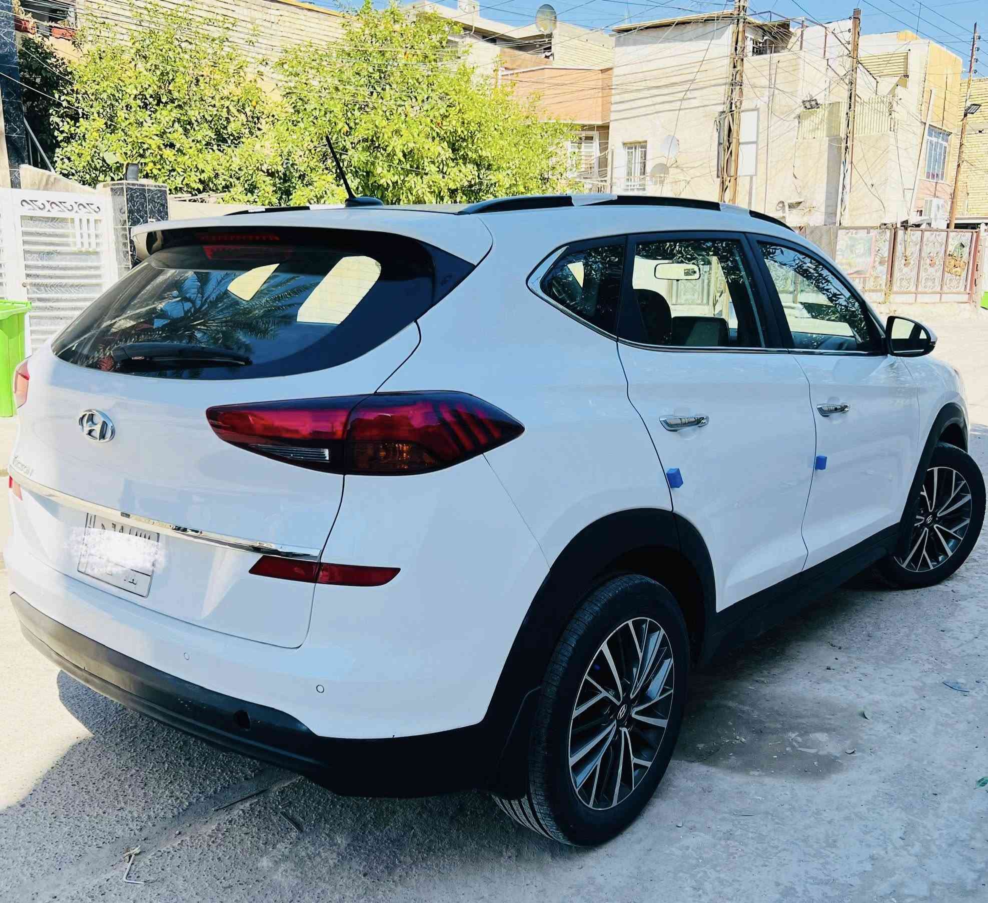 السلام عليكم توسان 2020 خليجي فول بصمه بنوراما 5 عدسات كراسي جلد كهرباء شاحن حساسات وباقي المواصفات السياره جديده كلش مكفوله من كلشي ماعدا شويه بارد بالبنيد كد اربع اصابع كير مكينه تخم تاير كله جديد ماشيه 98 السعر 197 ورقه مجال حك الجيه للاستفسار *********** بغداد الرصافه
