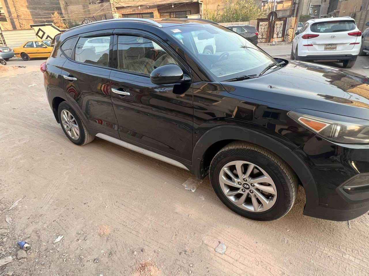 اني ادري اليبيع سيارتة وملاكي  سيارة يتيه بس هسه اسهلها عليك #توسان_مكفولة_من_الصبغ_بسعر_كونا وانت مخير

توسان موديل ٢٠١٧

وارد امريكي حادثها سرقة باب وجاملغ وجايات ويه السياره يعني بلاديات السياره ليبل واحد كلها / قطعه واحدة صبغ البنيد اثر ماده البطش / ماشية 103mi 
المواصفات:

مكفولة من الصبغ 

فور ويل مكينه 2000GDI

كشن سائق كهرباء

شاشة صغيره + كامرا دواره

فول تحكم استيرن

مود درايف ( انظمة قيادة )

مانع انزلاق

سايد بريك رجل

وباقي المواصفات المعروفة

سياره حداديه جديده

تايرات جديده.

وتبريد فول

#السعر_الطلب_في_التعليقات 

بغداد - الامين الثانية

***********

***********
