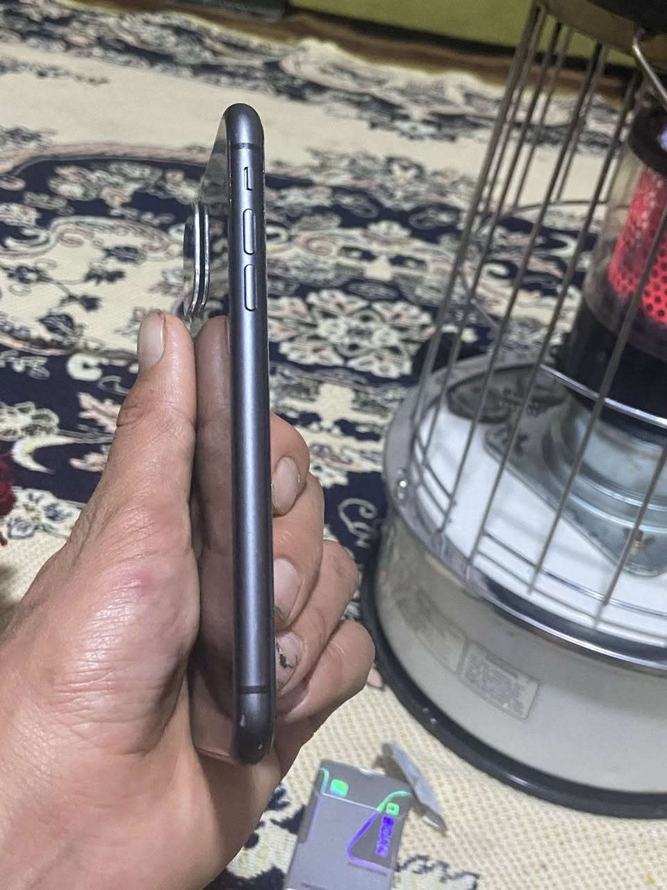 السلام عليكم  11عادي مبد ل شاشه اصليه مال تفصيخ شرط وبطاريه نوعيه فول ذاكره ١٢٨تك مو دبل السعر 245 وبي مجال //(***********
