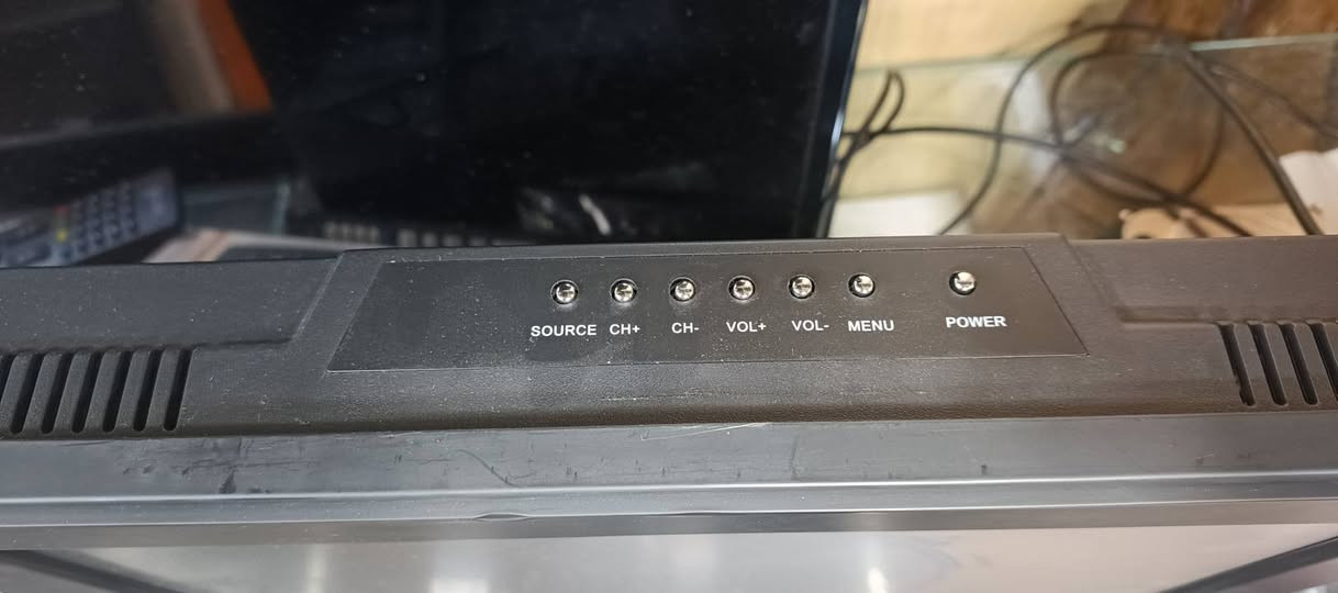 شاشة ١٢ فولت محولة حجم ١٤.١ اج دي ترهم لكاميرات المراقبة، اصحاب السيارات الكبيرة جماعة السفرات وهواية استخدامات قطعة كلش حلوة سعرها ٥٠ مع التوصيل


**إذا كنت صاحب هذا الإعلان وتريد حذفه لأي سبب، رجاءا أرسل رسالة إلى الدعم الفني**