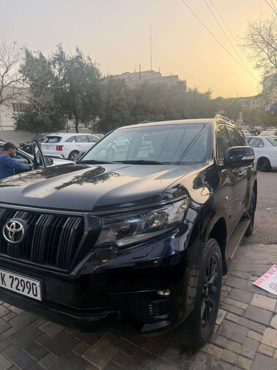 السلام عليكم برادو 2023 بلاك Txs فول واحد على واحد ماشيه ٩٨
سياره كفاله عامه من الصبخ بيهه شبر بارد جوه قبق البنزين لسلام عليكم للبيع برادو 2023 بلاك Txs فول ١/١
السياره بأسمي رقم اربيل 
داخل بيجي / فتحة / كامرة
سياره كفاله عامه من الصبخ بيهه شبر بارد جوه قبق البنزين
مكان السياره بغداد
للتواصل ***********
