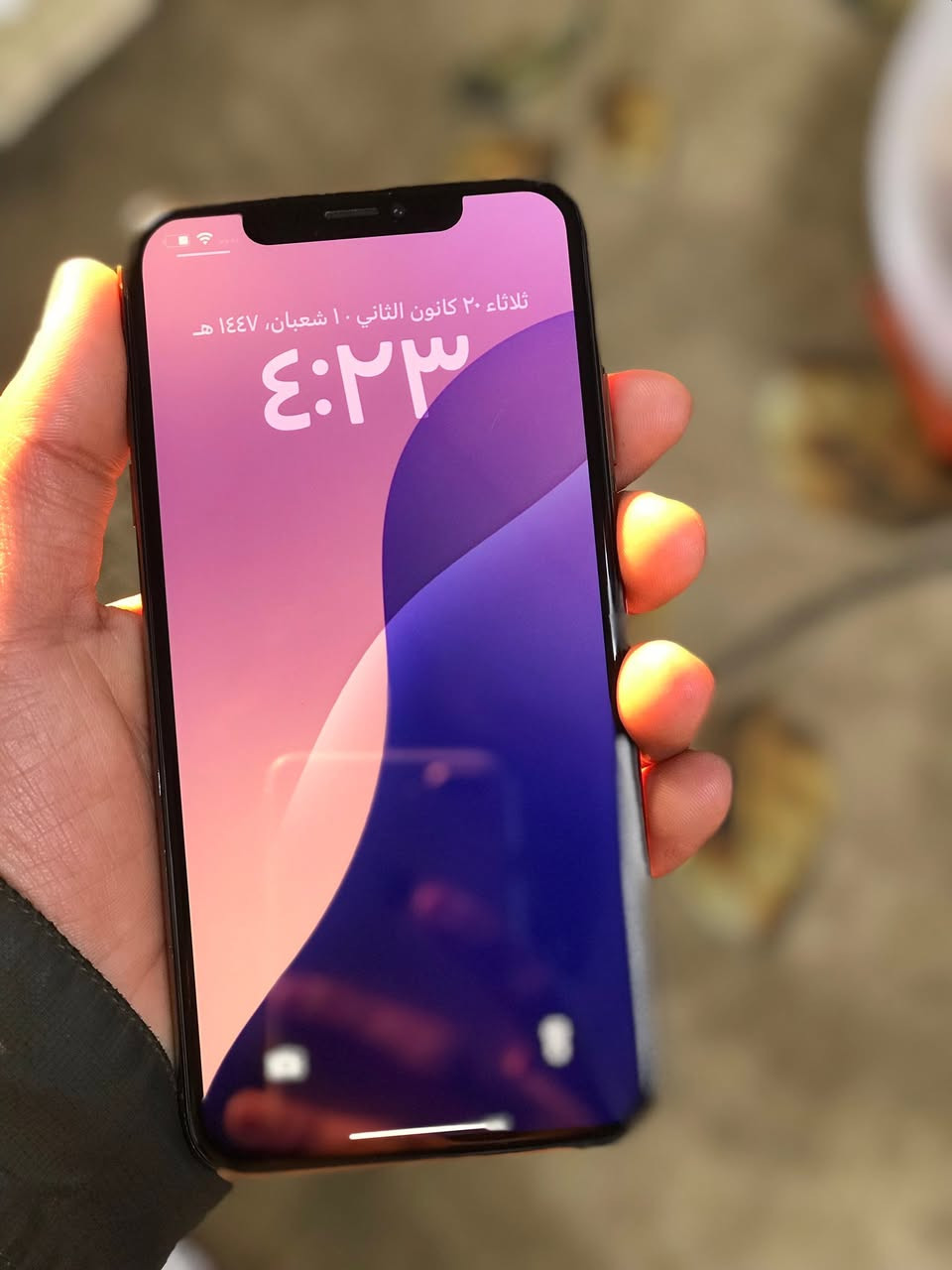 يالله سلام عليكم ايفون اكس اس ماكس المواصفات فول 
1 ذاكرى 256 
2 دبل شريحه ZA
3 فيس ايدي شغال اتصال هزاز انترنيت كله شغال ✅
نضافه كدام عينك كله بلادي مبدل فقط بطاريه 100 اصليه تلفون نضافه 100/100 ملاحضه بسيطه الكامرات بس بل برامج تشتغل. طبيعي انستا واتساب تلي تشتغل طبيعي السعر 195 وبي مجال بسيط حك جيه لحد يصير لوتي ويكسر بسعره اسعارهن معروفه وتلفون نضيف ودبل شريحه مكاني بغداد بسمايه رقم ***********

