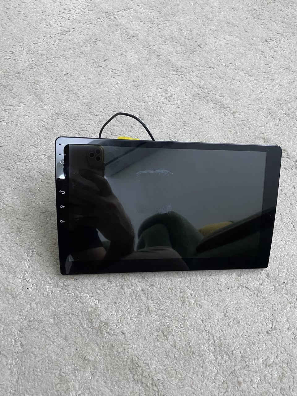 سلام عليكم شاشه سوناتا 20/21/22/23حجم 9 تعمل بنضام الاندوريد ونضام الأبل كاربلي فول وضوح ودقه وصوت عالي او واضح كامله هيه والأطار كلش نضيفه بدون اي شخط السعر 50 الف 
المكان الدوره ***********
