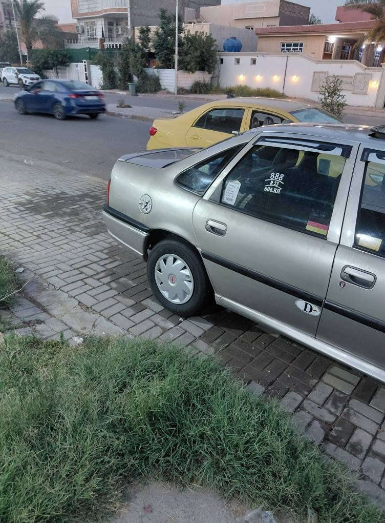 سيارة للبيع  مكاني الشعب اوبل فكترا موديل ٩٣ اوتماتيك اسلايت رقم اربيل باسمي اي نقص ماكو اربع تجوات دسكات ورة وكدام  *********** بغداد, العراق
