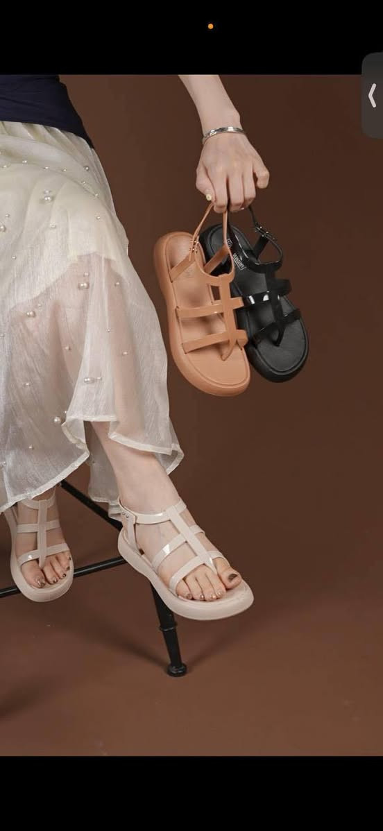 سلام عليكم
تصفيه محل

باقي كل نوع درزن والدرزن يحتوي ع 12 زوججض

الي ياخذهن كلهن احسبله قطعه ب2

الي يريد مفرد الزوج ب4 أكثر من زوج يختلف السعر


**إذا كنت صاحب هذا الإعلان وتريد حذفه لأي سبب، رجاءا أرسل رسالة إلى الدعم الفني**