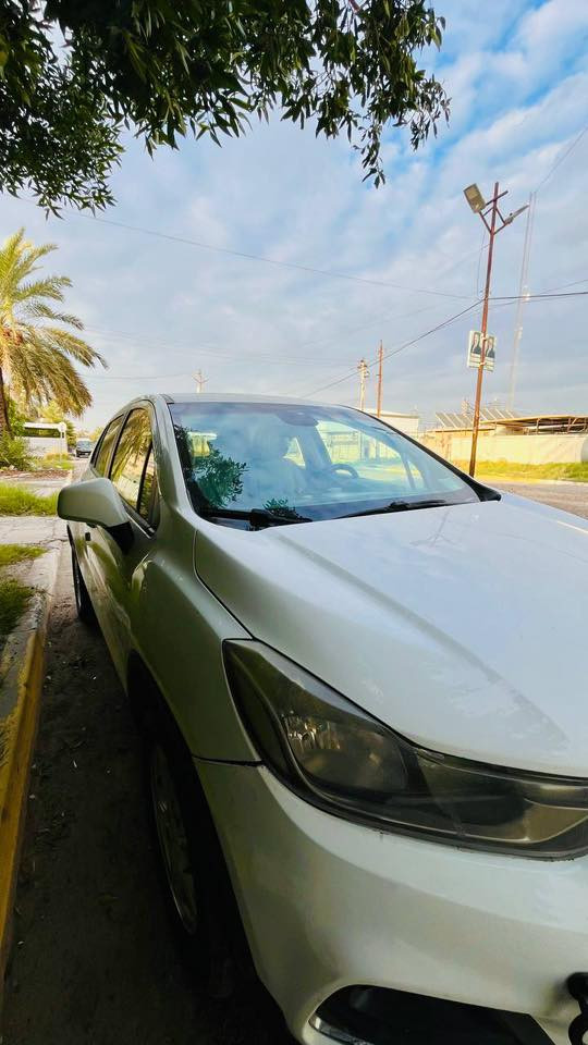 السلام عليكم 

سيارة شوفر تراكس 2017 خليجي مكفولة

مواصفات خليجية 

مكينة 1800

بيها طخه خفيفه كما موضحة بالصور وما مصلحها مبقيها نفسها 

 رقم بغداد هزه وسنويه جديدة  والتحويل ثاني يوم

السعر 110 وبي مجال

مكاني بغداد
***********
