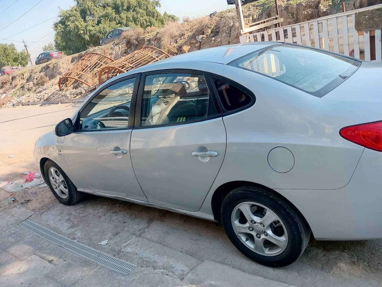 السلام عليكم الانتره مقدس سياره كولش نضيفه تدفه تبريد كوله شغاله متومه طبق الاصل رقم وسنويه صدر امامي خلفي جدد جاهزه مابيه نقص بيع فقط مستعجل عندي ضرف خابرني وتدلل السعر ٤٢ مكاني بغداد ‏‪***********‬‏
