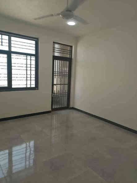 للبيع بيت ملك صرف مساحه 100 متر طابقين بيت حديث  فول معه لاثاث طابو صرف و3غرف مكان بيت حي القدس اتصال على صاحب البيت *********** من تصل على صاحب البيت تكول من طرفي مندوبه رقيه رقيه هاي امانه الله ورسوله يمكم بعد يرهم مبادره هم
