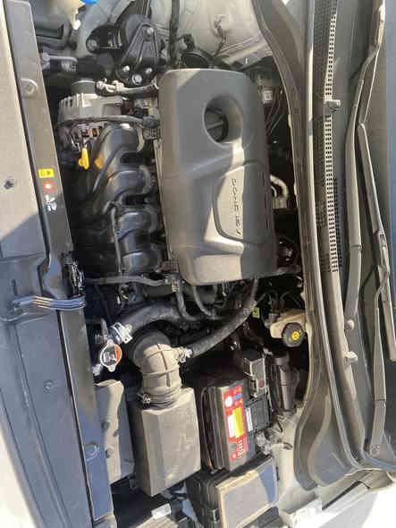 السلام عليكم 

اكسنت مديل 21 للبيع جديده بيه باب خلف لصدر بارد 

سياره فول موصفات 

مكان لسياره تقاطع درويش  

سعره 143 وبيه مجال 

***********
